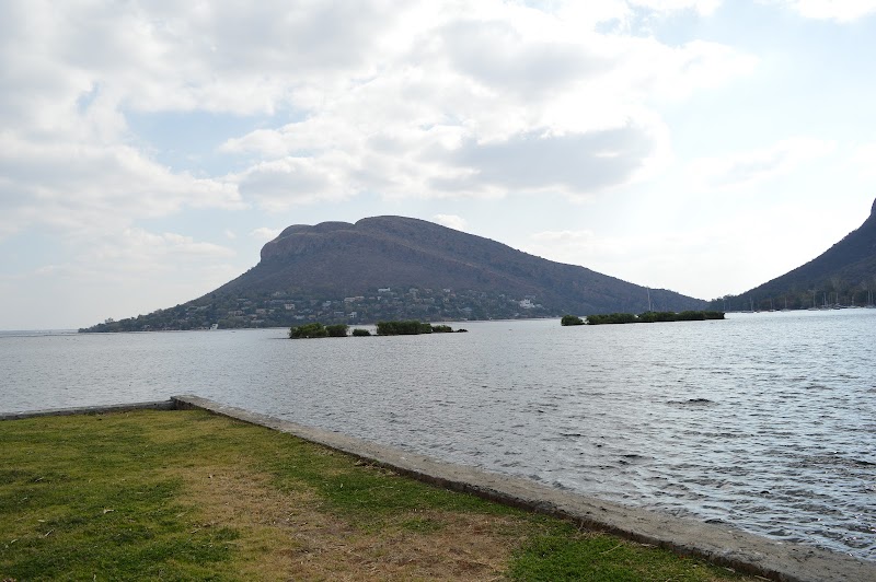 Hartbeespoort Dam (North West side)